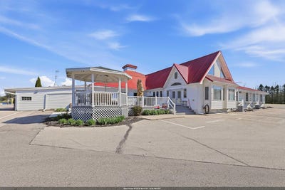 /international/us/w921-kettle-moraine-lane-campbellsport-wi-110108024786/