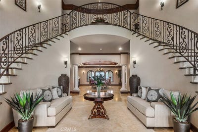 /international/us/36852-calle-de-lobo-murrieta-ca-110105277468/