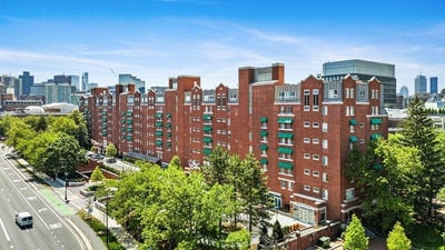 /international/us/4-canal-park-cambridge-ma-110100328222/