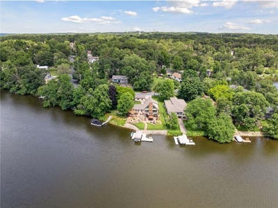 /international/us/708-riverside-drive-n-north-hudson-wi-110100947158/