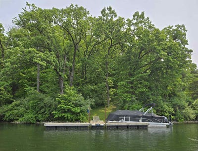 /international/us/9a141-hawthorne-apple-river-il-110099713578/