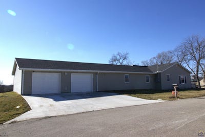 /international/us/417-e-4th-st-onaga-ks-110105502965/