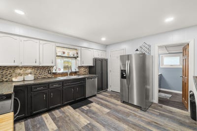 /international/us/204-maple-street-de-soto-ia-110107668265/