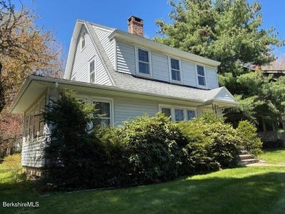 /international/us/39-castle-st-great-barrington-ma-110107761982/