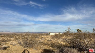 /international/us/n-inez-ave-landers-ca-110095908766/