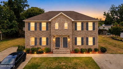 /international/us/1525-pine-brook-court-greenville-nc-110108890043/
