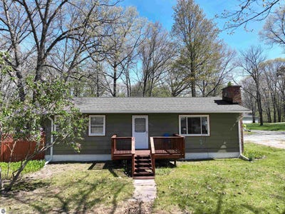 /international/us/621-e-state-street-fife-lake-mi-110108304904/