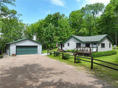 /international/us/12638-w-state-highway-77-hayward-wi-110100388983/