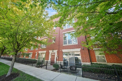 /international/us/317-e-25th-street-chicago-il-110108506355/