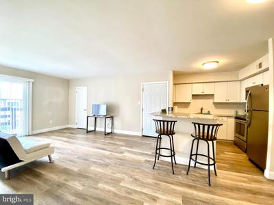 /international/us/5200-hilltop-drive-brookhaven-pa-110106344022/