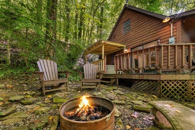 /international/us/3575-conleys-creek-road-whittier-nc-110110406378/