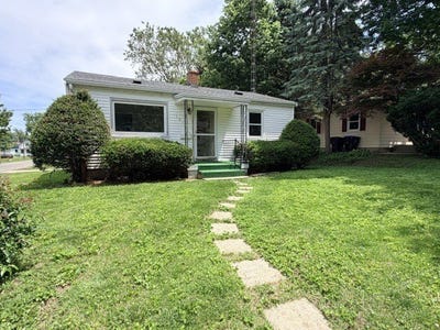 /international/us/1311-eastholme-avenue-bloomington-il-110108715686/
