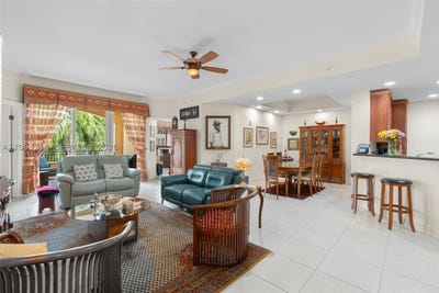 /international/us/16101-emerald-estates-dr-weston-fl-110110275761/
