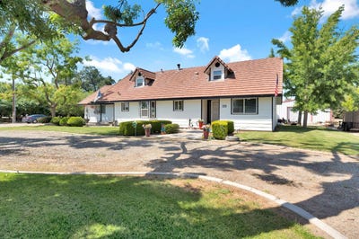 /international/us/13324-elder-avenue-hanford-ca-110107653650/