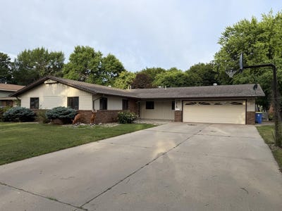 /international/us/1915-iowa-ave-se-huron-sd-110108817138/