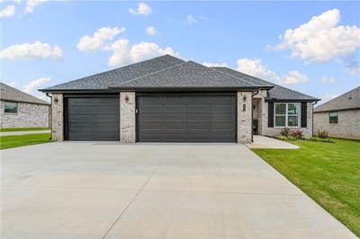 /international/us/115-s-eagle-mountain-street-prairie-grove-ar-110108393423/