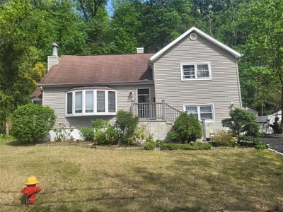 /international/us/142-pembrook-drive-yonkers-ny-110099241992/