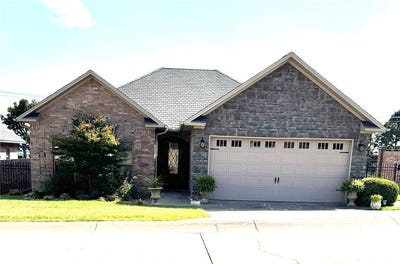 /international/us/81-village-court-russellville-ar-110110299994/