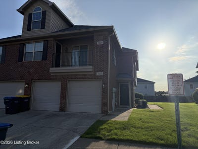 /international/us/7817-pleasure-walk-cir-louisville-ky-110108501435/