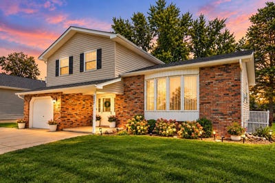 /international/us/2477-e-lakeshore-drive-crown-point-in-110120575340/