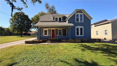 /international/us/202-n-12th-street-hiawatha-ks-110120553302/