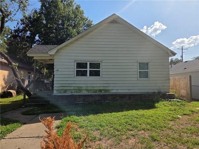 /international/us/725-w-3rd-street-pittsburg-ks-110120514834/