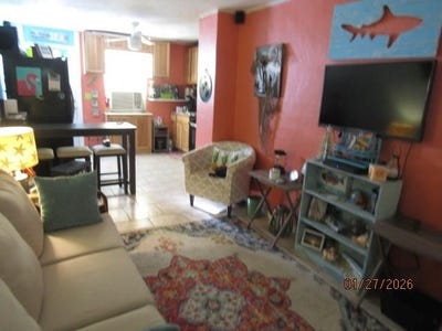 /international/us/14-parker-ave-carrabelle-fl-110105261461/