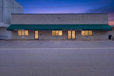 /international/us/16-front-street-milton-wi-110108443471/