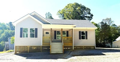 /international/us/131-dozier-street-jarvisburg-nc-110108219592/