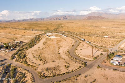 /international/us/10767-s-frontage-road-golden-valley-az-110098048763/?lang=zh-tw