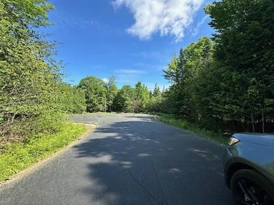 /international/us/671-stream-road-winterport-me-110105642087/