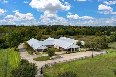 /international/us/1154-east-loop-304-crockett-tx-110088218786/