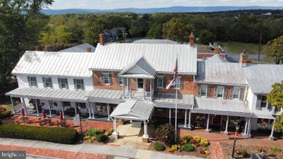 /international/us/7783-main-street-middletown-va-110091966380/