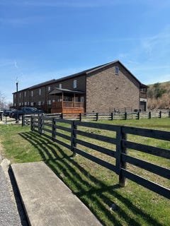 /international/us/659-clubhouse-drive-prestonsburg-ky-110108061198/