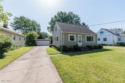 /international/us/5551-decker-road-north-olmsted-oh-110100800462/