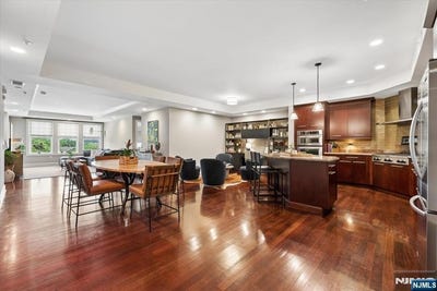 /international/us/40-park-avenue-morristown-town-nj-110108874162/