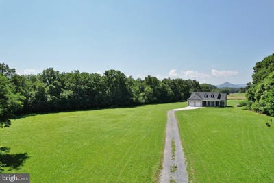 /international/us/1835-mill-creek-crossroads-luray-va-110101261786/