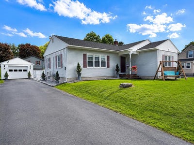 /international/us/15-lamothe-avenue-biddeford-me-110108582187/