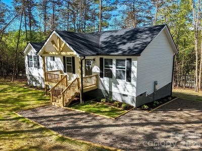 /international/us/21-woodchuck-lane-marion-nc-110107285536/