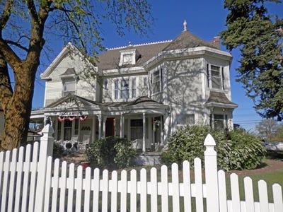 /international/us/319-n-main-st-smith-center-ks-110104269151/