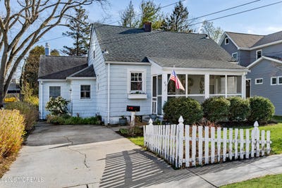 /international/us/813-ocean-road-spring-lake-heights-nj-110107409463/