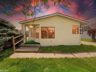 /international/us/20738-gaslight-drive-clinton-township-mi-110108332917/