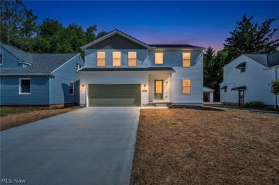 /international/us/16801-raymond-maple-heights-oh-110108936184/