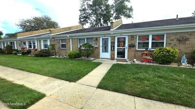 /international/us/66-breeze-court-brick-nj-110106916085/