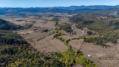 /international/us/5961-lookingglass-road-roseburg-or-110120123084/