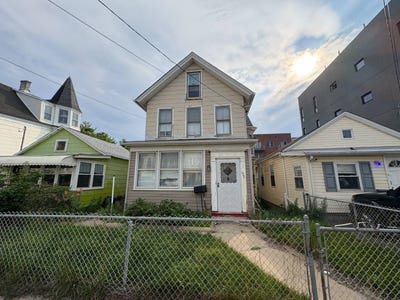 /international/us/175-beach-101-street-rockaway-park-ny-110100917060/?lang=en
