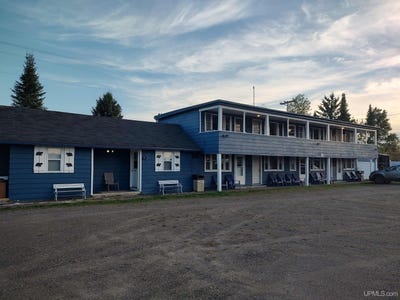 /international/us/27672-us-41-highway-michigamme-mi-110103519541/