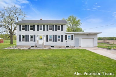 /international/us/15799-40th-avenue-coopersville-mi-110108034438/