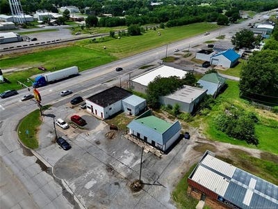 /international/us/102-n-chouteau-chouteau-ok-110120028586/
