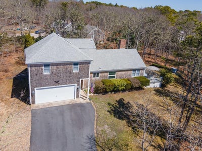 /international/us/252-chatham-road-harwich-ma-110107512245/